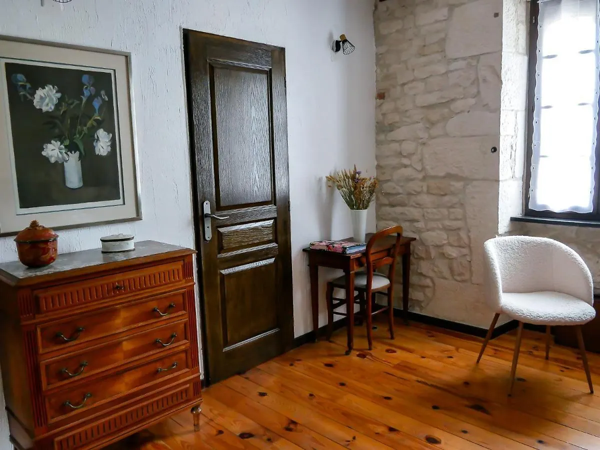 Frühstückspension Les Chambres Du Roc Le Roc