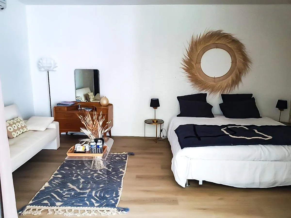 Les Chambres Du Roc Le Roc 0*,