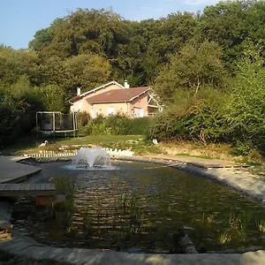 Le Jardin Ombragé Couette-café Saint-Paul-dʼIzeaux