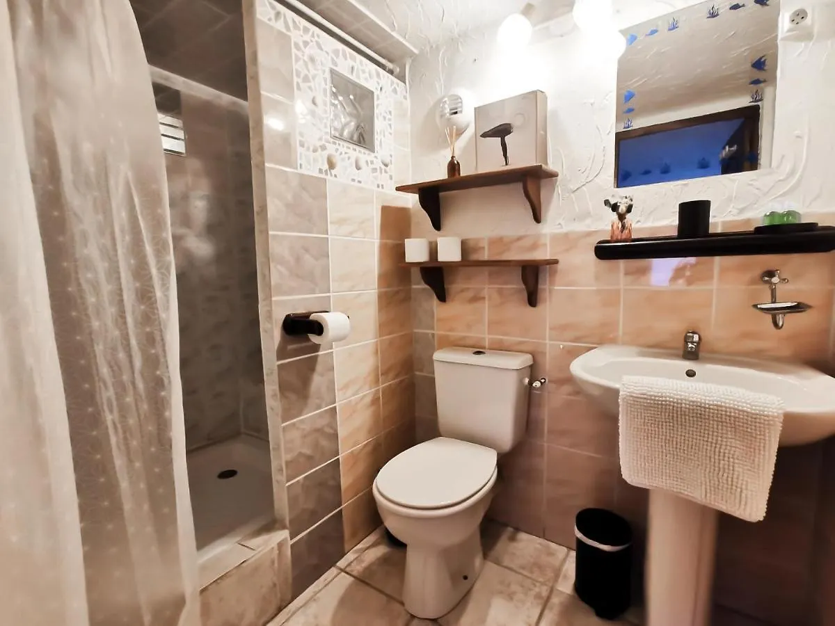 Bed and breakfast Les Chambres Du Roc Le Roc