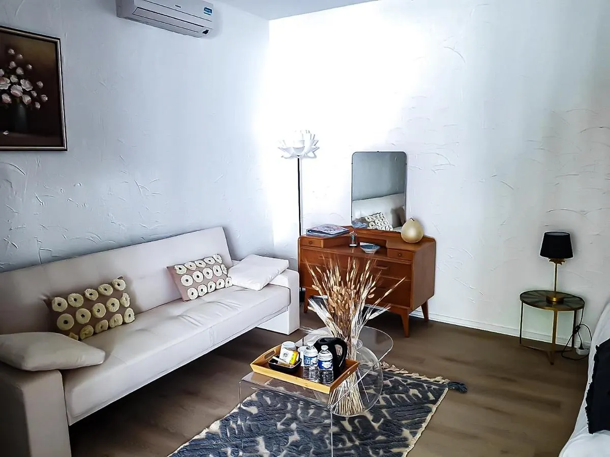 Bed and breakfast Les Chambres Du Roc Le Roc
